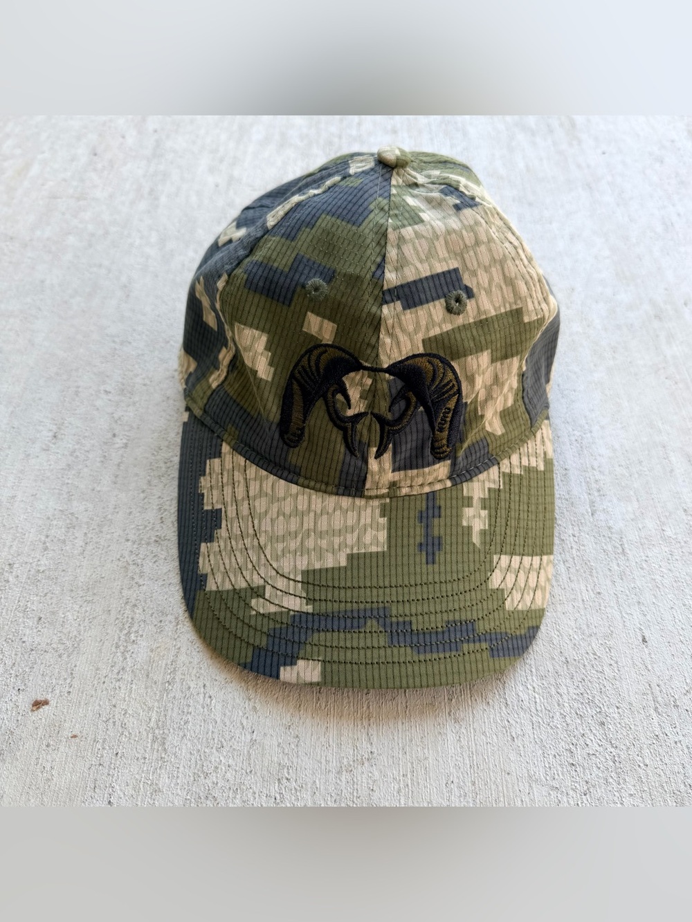 Kuiu Hat Strap Back Digital Camo Light Weight Outdoor Gorpcore